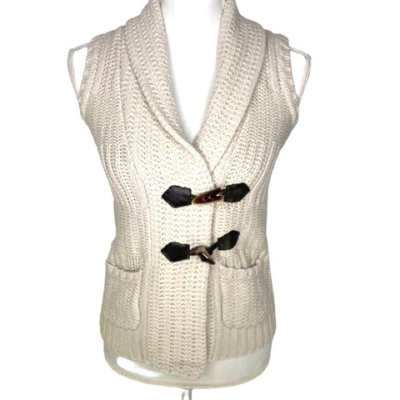 Oatmeal Knot Vest Front Toggle - Picture 1 of 9